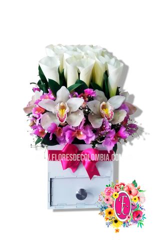Caja floral con cartuchos y orquideas │ Flores de Colombia