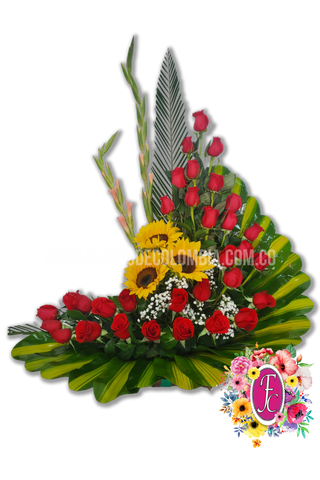 "Sibundoy" media luna con rosas y girasoles - Flores de Colombia